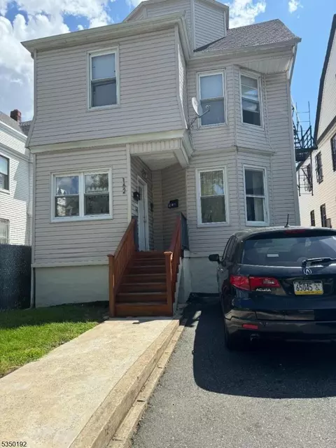 162 N 14th St #3, East Orange, NJ 07017