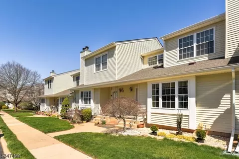 108 Sunnyvale Ct, Somerset, NJ 08873