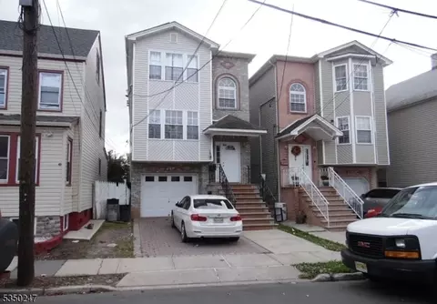 844 Martin St, Elizabeth, NJ 07201