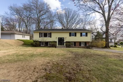 176 Laauwe Ave, Wayne, NJ 07470