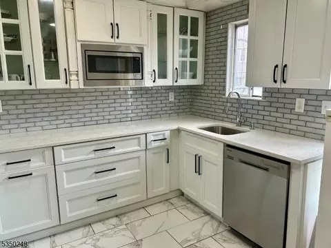101 Liberty Ct, Hillside, NJ 07205