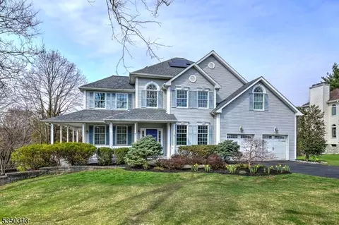 7 Perry St, Peapack, NJ 07977