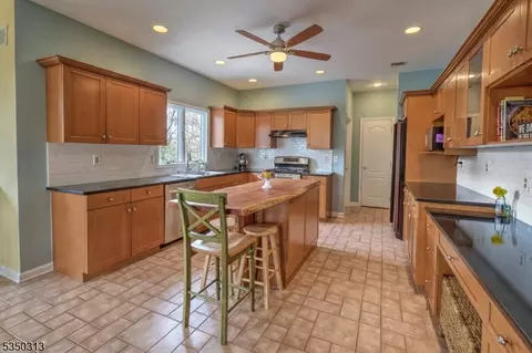 7 Perry St, Peapack, NJ 07977 photo 4