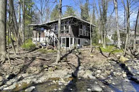 249 Runnymede Rd, Essex Fells, NJ 07021