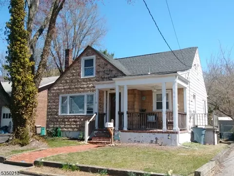 10 Evergreen Ave, Wanaque Boro, NJ 07420