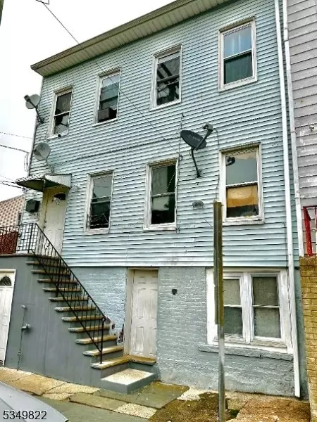 62 Albion Ave, Paterson, NJ 07502