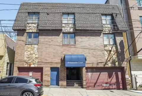 214 70th St #1B, Guttenberg, NJ 07093