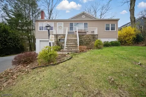 220 Jackson Ave, Rockaway, NJ 07866