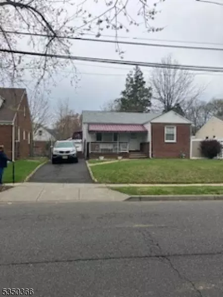 904 Thompson Ave, Roselle, NJ 07203