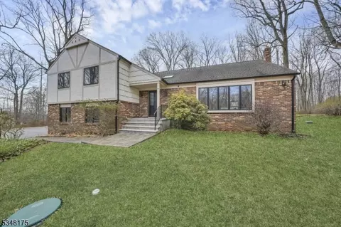 43 Long Hill Rd, Long Valley, NJ 07853