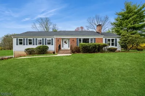 30 Tall Cedar Ct, Montgomery, NJ 08502