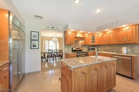 3 Little Pl, Wayne, NJ 07470 photo 14