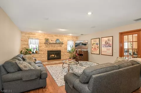 3 Little Pl, Wayne, NJ 07470 photo 8