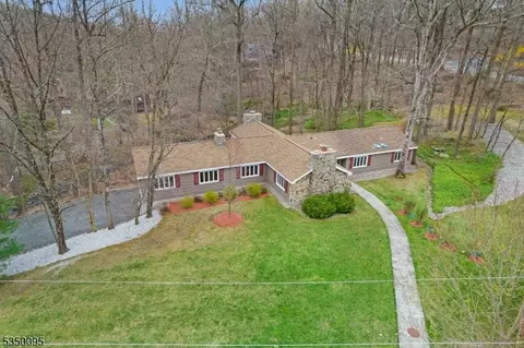 19 Summit Rd, Brookside, NJ 07926 photo 2