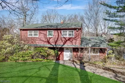 43 Deer Tr, Hardyston, NJ 07460