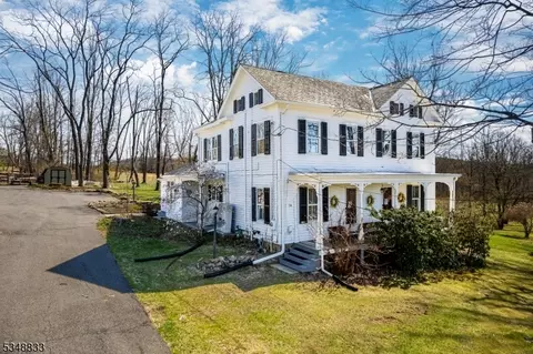 56 Mitchell Rd, Oxford, NJ 07863