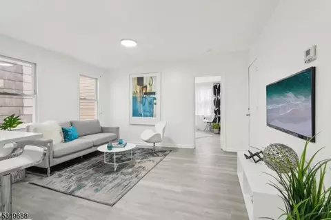 650 S 20th St, Newark, NJ 07103
