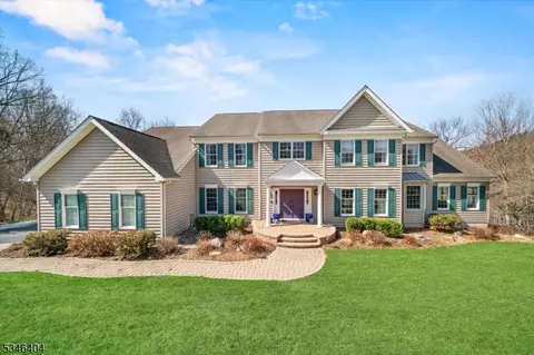 20 Morgan Dr, Sparta, NJ 07871