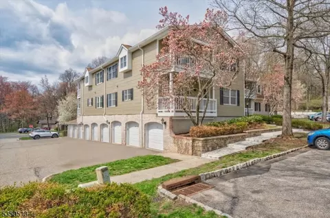 14 Heritage Dr # E, Chatham Twp, NJ 07928