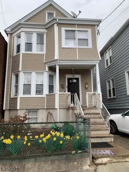 330 River Dr, Garfield, NJ 07026