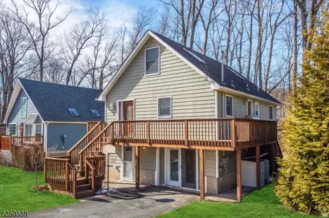 9 Butternut Rd, Vernon, NJ 07462