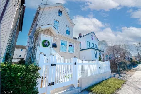 373 Oak St #2, Passaic, NJ 07055