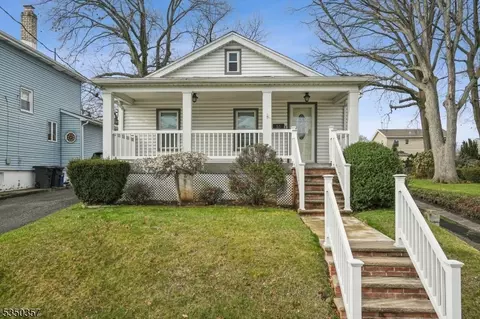 55 Scoles Ave, Clifton, NJ 07012
