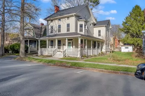 205 Hardwick St, Belvidere, NJ 07823