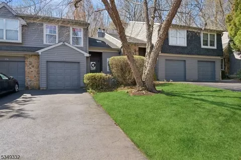 27 Chicopee Dr # E, Princeton, NJ 08540