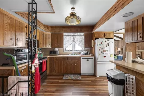 3 Brook Ln, Dover, NJ 07801 photo 12