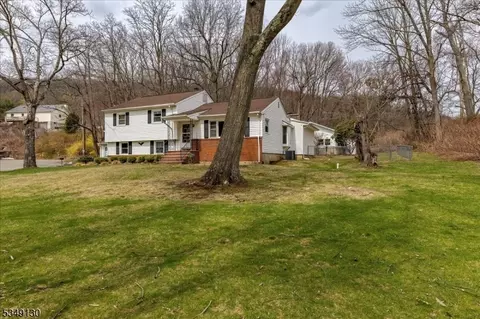 3 Brook Ln, Dover, NJ 07801 photo 5