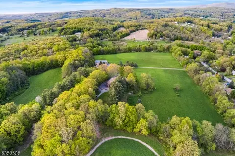 40 Fernwood Rd, Wantage Twp, NJ 07461