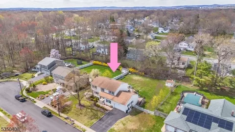 15 Aldrin Dr, West Caldwell, NJ 07006