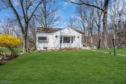 60 Shawnee Ave, Rockaway, NJ 07866