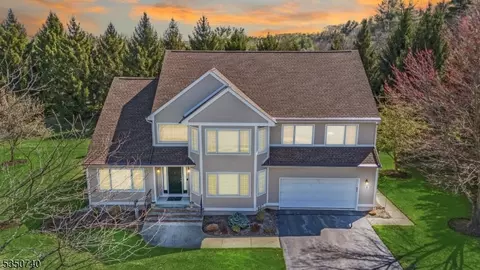 5 Towpath Ct, Montville, NJ 07045