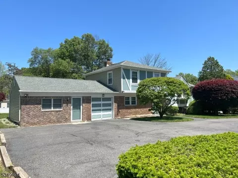 426 Vail Rd, Parsippany-troy Hills Twp, NJ 07054