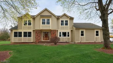 11 Evergreen Ct, Hillsborough, NJ 08844