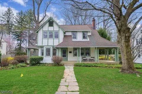 34 Oakley Ave, Summit, NJ 07901