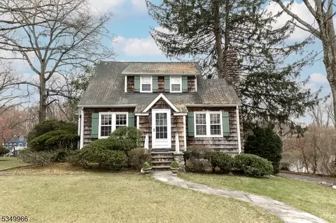 21 Lakeside Dr, Boonton, NJ 07005