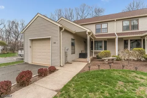 606 Revere Ct, Flemington, NJ 08822