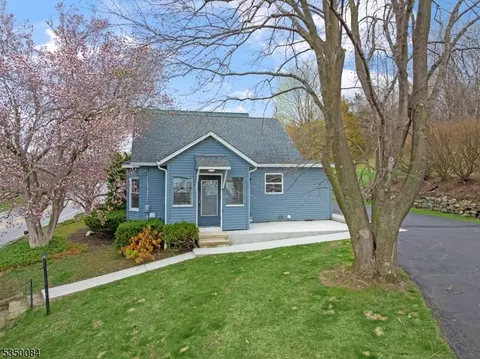 102 Vernon Ave, Hamburg, NJ 07419