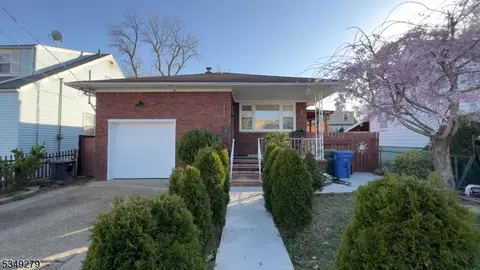 811 Lincoln St, Linden, NJ 07036