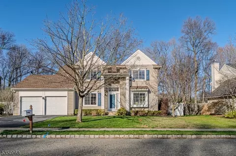 9 Tall Oaks Ln, Budd Lake, NJ 07828