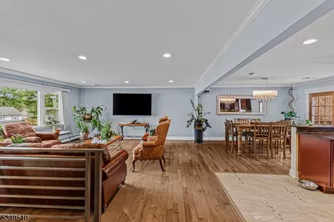 55 N Hillside Ave, Roxbury Twp, NJ 07847