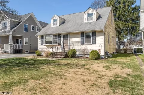 7 Raymond Rd, Morris Plains, NJ 07950