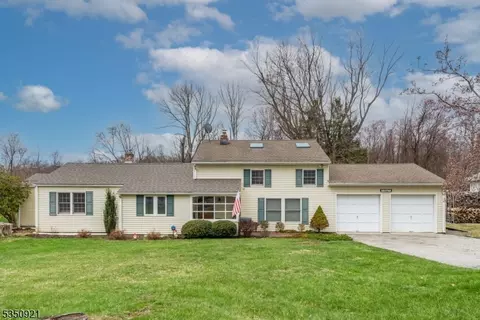 66 Conestoga Trl, Sparta, NJ 07871