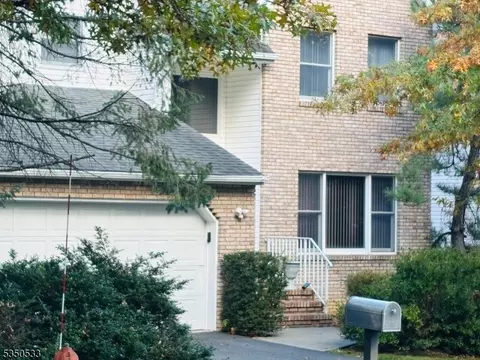 15 Nutting Rd, Morris Plains, NJ 07950