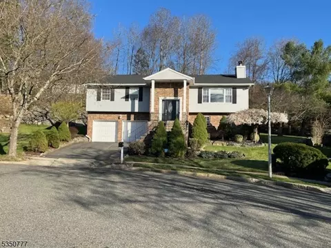 14 Gary Pl, Wanaque, NJ 07465