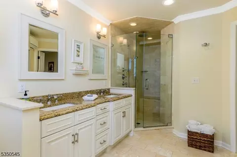 70 Maple Ave, Berkeley Heights, NJ 07922 photo 14