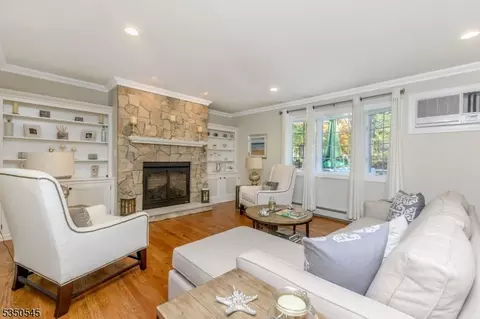 70 Maple Ave, Berkeley Heights, NJ 07922 photo 10